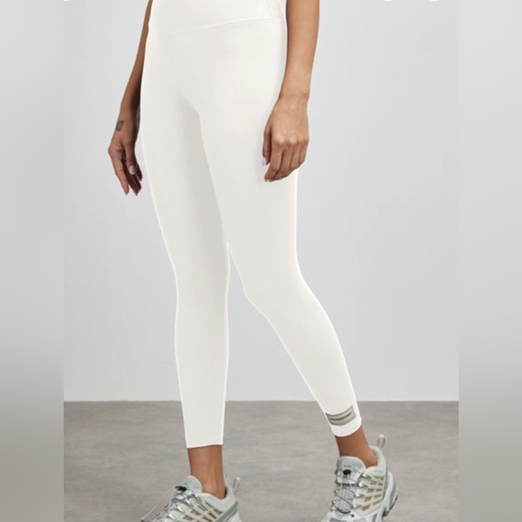 24 INCH SOFTSKIN100© LEGGINGS - Picture 1 of 4